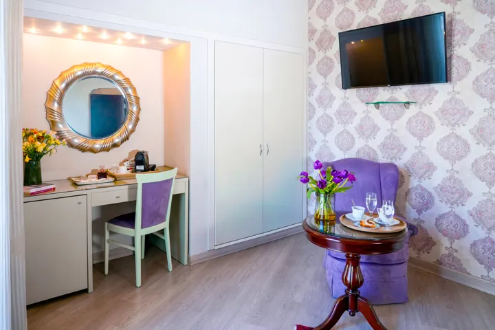 Junior Suite · 6